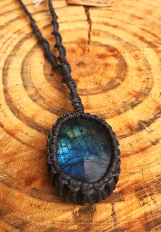 Macrame Necklace, Labradorite